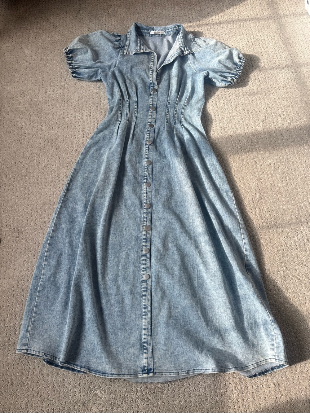 Women’s denim dress size XS.